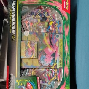 Mega Venusaur EX Premium Collection Box - Multicolor